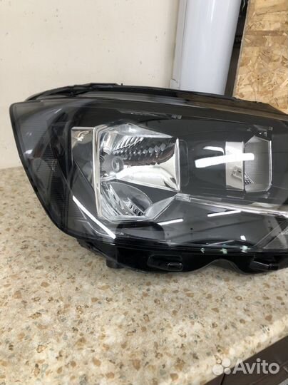 Фара правая Volkswagen T6 2015-2019