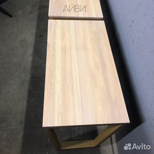 Письменный стол золотой