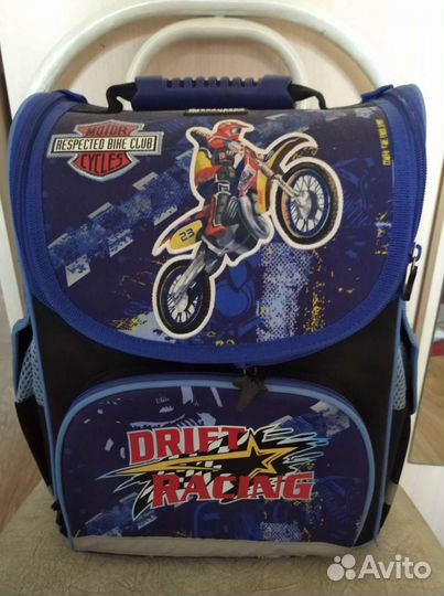 Новый школьный рюкзак Brauberg