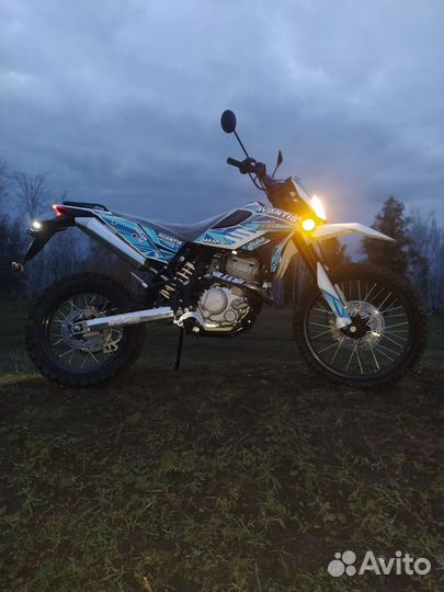 Мотоцикл авантис дакар 250