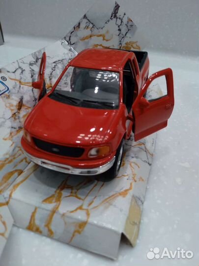 Модель авто форд ф-150 пикап 1999 модельного года