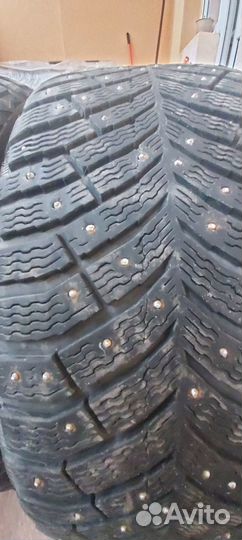 Michelin X-Ice North 4 235/50 R18