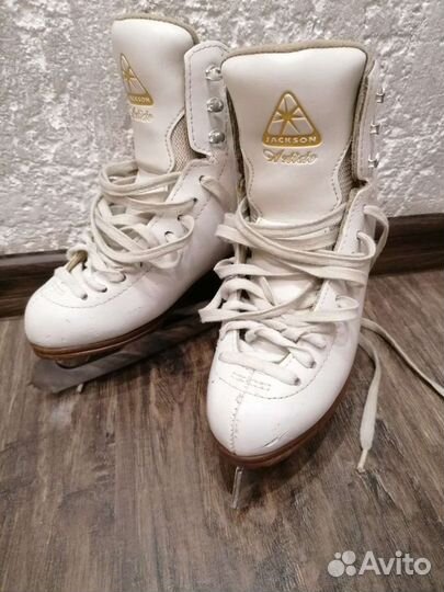 Фигурные коньки jackson
