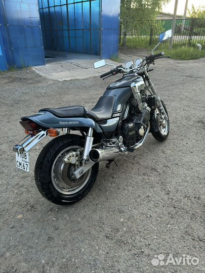 Ямаха FZX750 физик