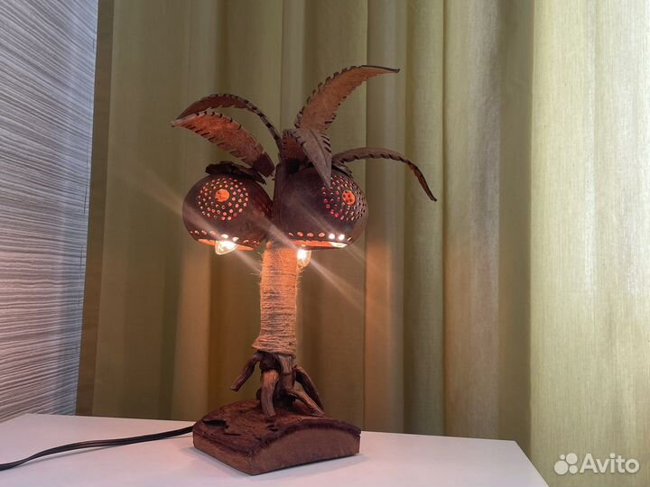 Лампа настольная