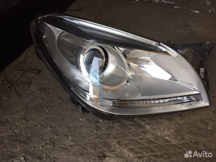 Правая фара на мерседес SLK W172