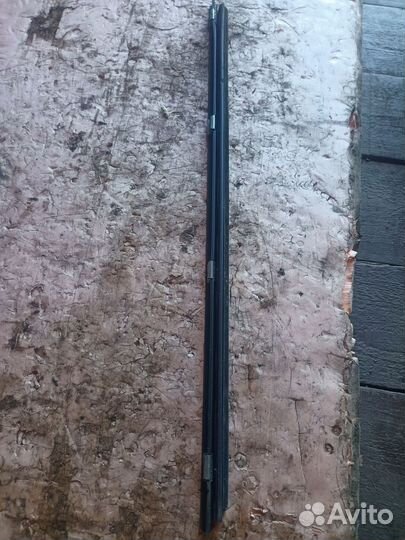 Молдинг стекла двери задний правый Opel Vectra B