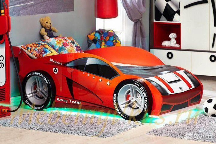 Детская кровать машинка