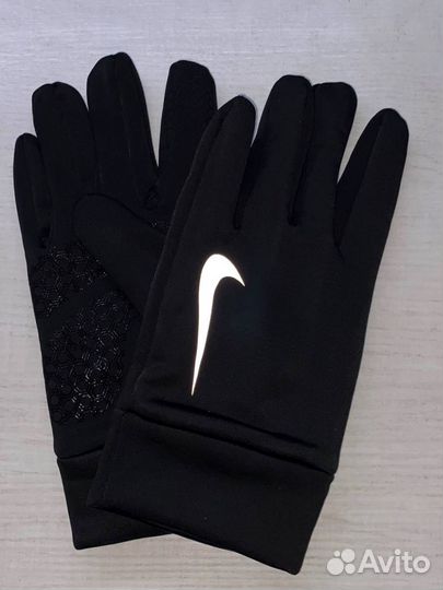 Перчатки Nike hyperwarm
