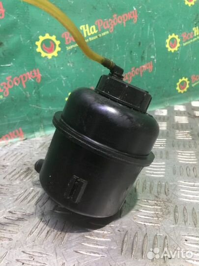 Бачок гидроусилителя руля Volkswagen Golf 4 хечбэк