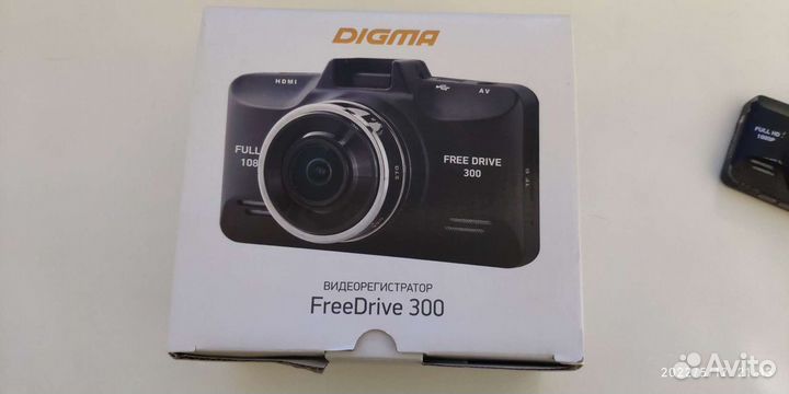 Видеорегистратор FreeDrive 300