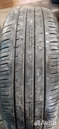 Goodyear EfficientGrip Performance SUV 225/55 R19 99V