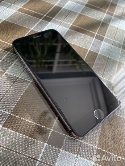 iPhone 8, 64 ГБ