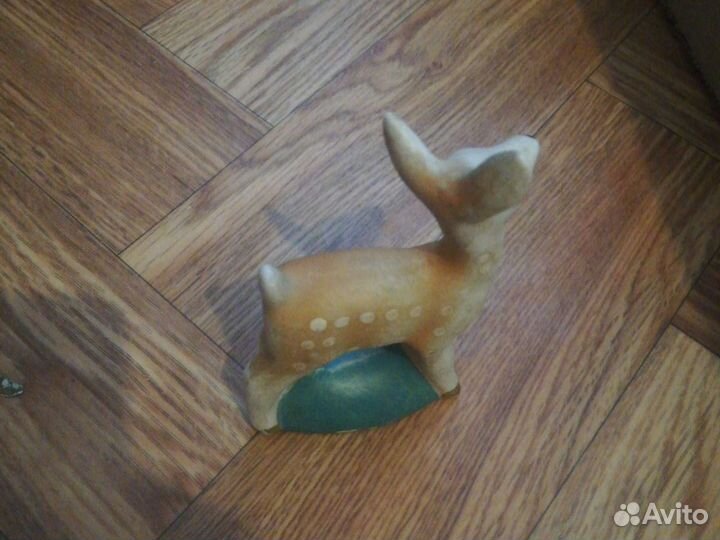 Форфоровая статуэтка Олениха