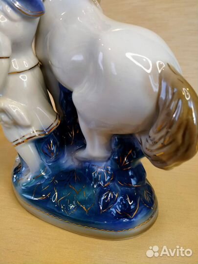 Статуэтка Колхозница с конём/с лошадью Гжель