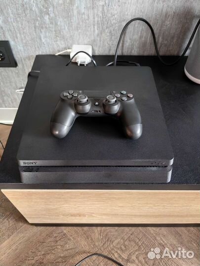 Игровая консоль ps4 slim 1 Tb