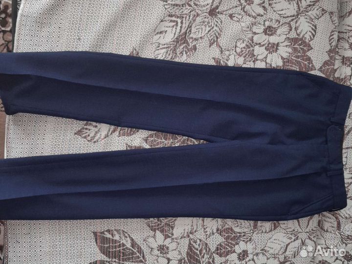 Продам пиджак, брюки, жилетку для мальчика