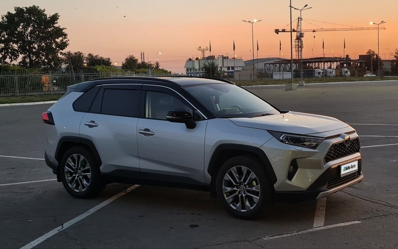 Toyota RAV4: фото владельца