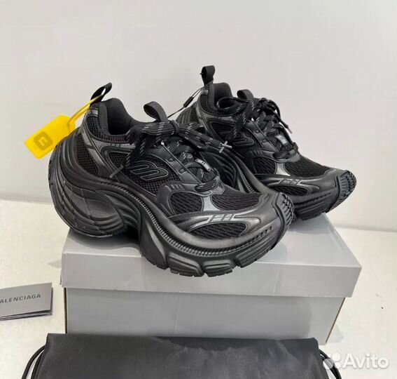 Balenciaga 10xl