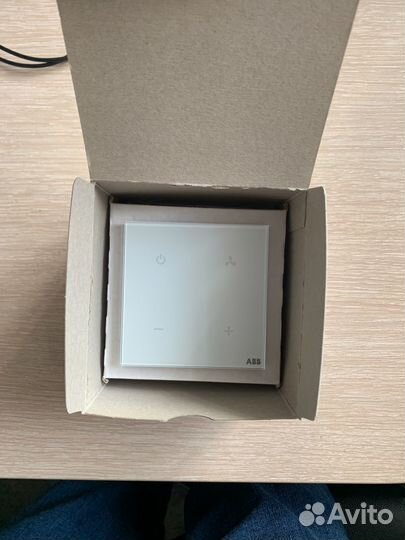 Сенсорный KNX термостат ABB TR/U.1.1-CG