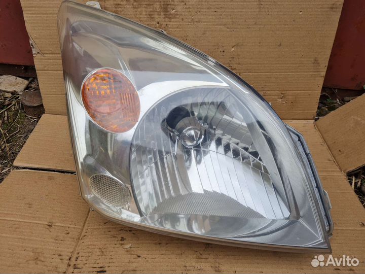 Фара правая Toyota Land Cruiser Prado 120