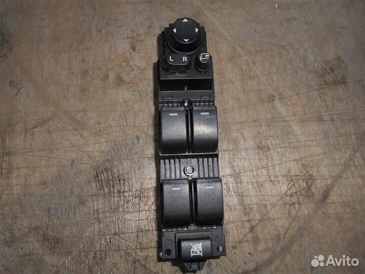 Блок управления стеклоподъемниками от Mazda Mazda