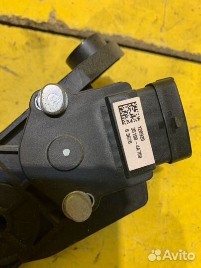 Педаль газа Kia Rio 3