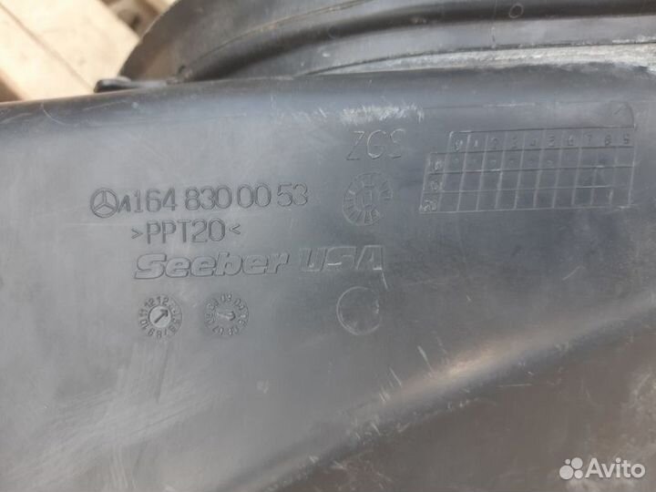 Воздухозаборник Mercedes-Benz ML350 (W164)