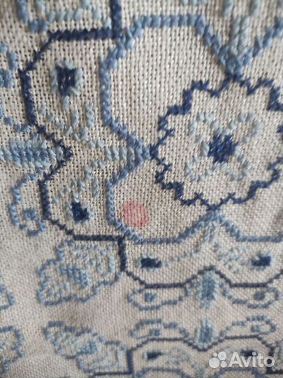 Скатерть с вышивкой ручной работы