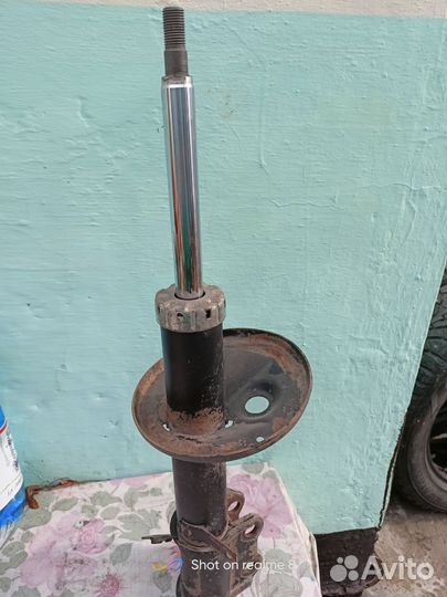 Стойка передняя правая Toyota sprinter