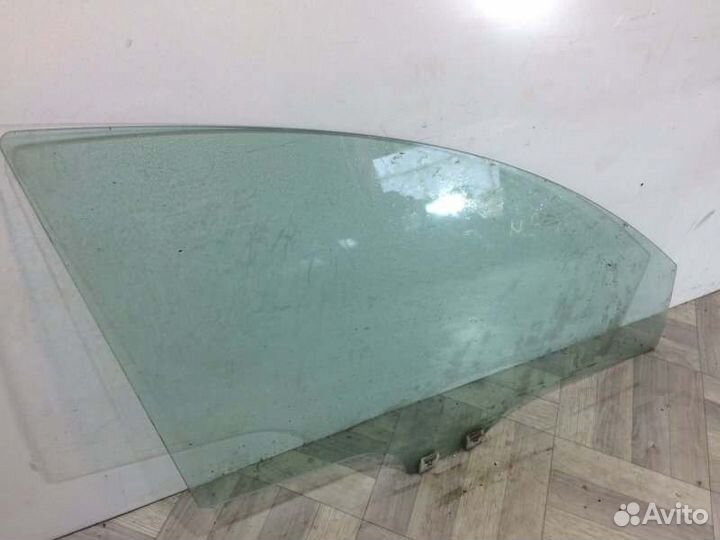Стекло двери переднее правое Mazda 3 BK