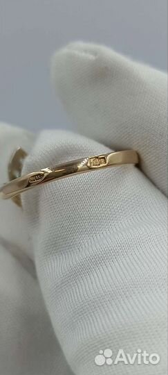 Золотое кольцо с фианитом и гранатом