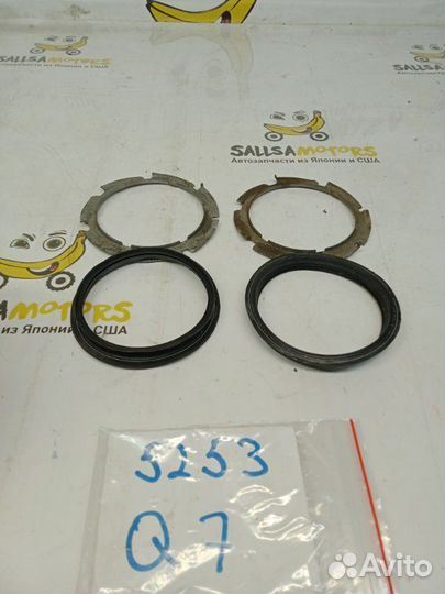 Резинка + гайка топливного бака комплект Audi Q7