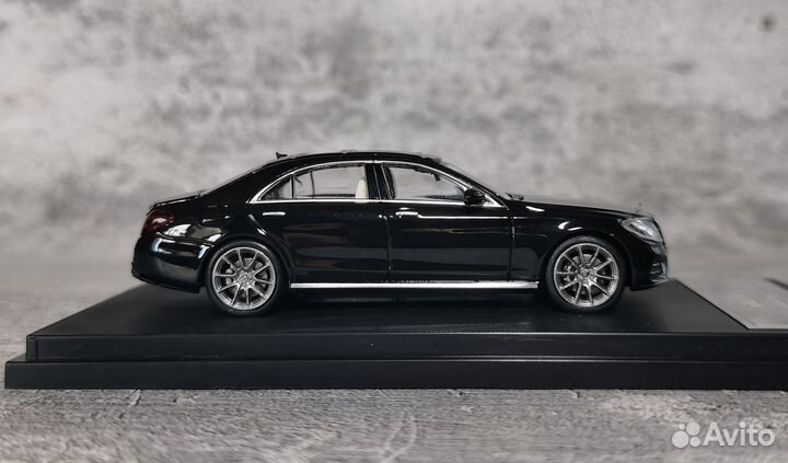 Mercedes-Benz S450 W222 1:64