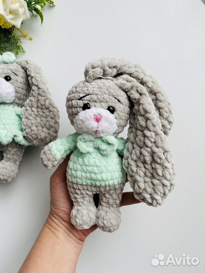 Вязаный плюшевый зайка, вязаная игрушка заяц