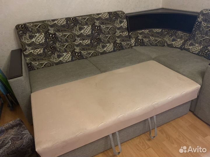 Угловой диван