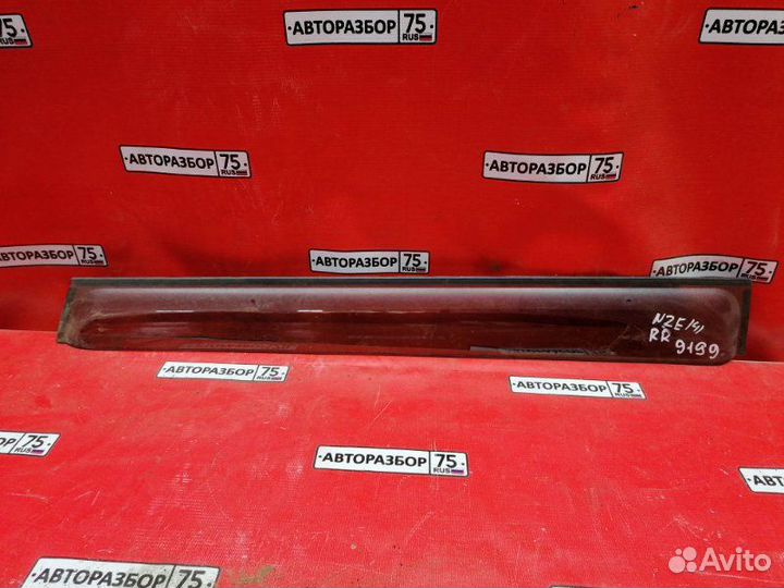 Ветровик на дверь задний правый Toyota Corolla