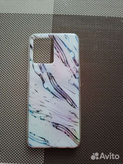 Чехол на телефон