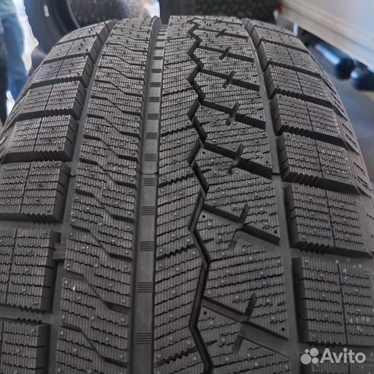 Sailun Ice Blazer Arctic 215/55 R17 H