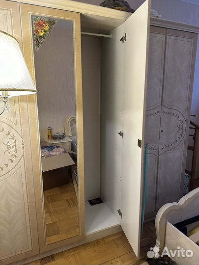 Шкаф распашной