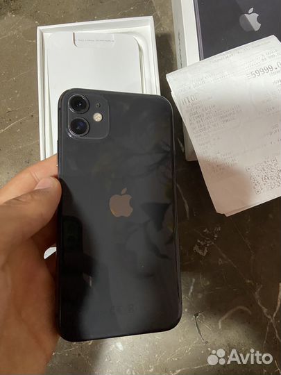 Телефон iPhone 11 на айклауде
