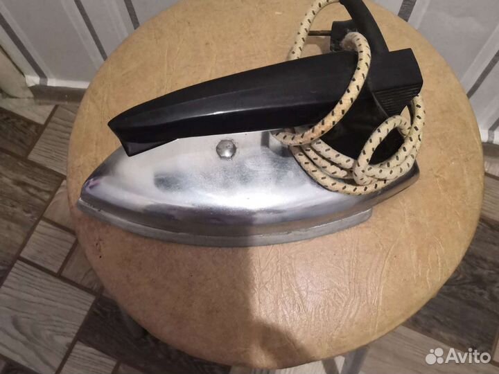 Утюг старинный