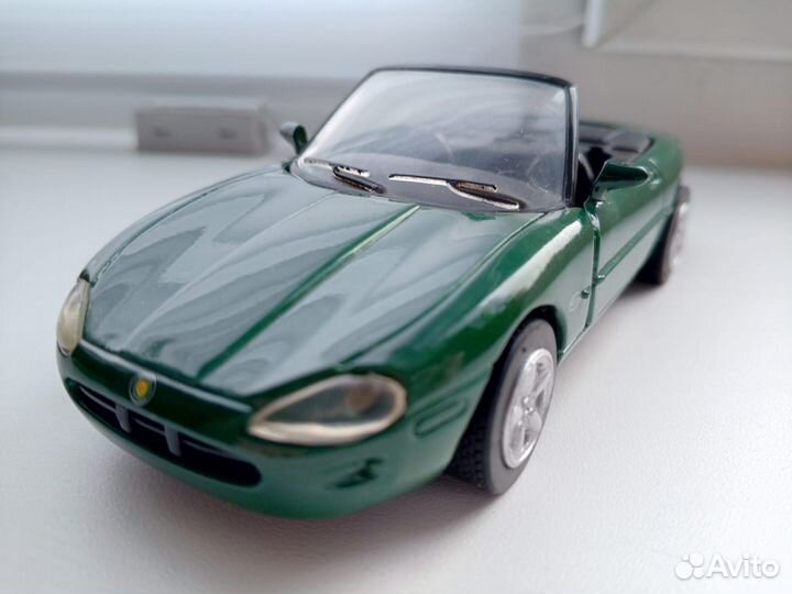 Jaguar XK8, 1/32