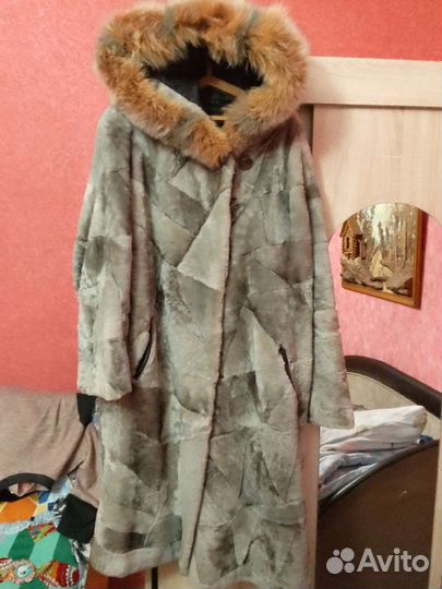 Шуба мутоновая с капюшоном