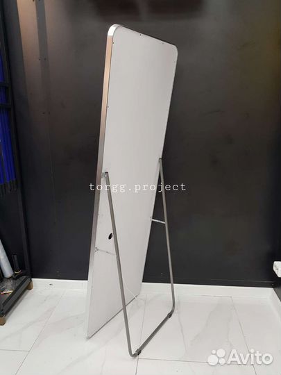 Гримерное зеркало с лампочками