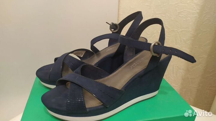 Босоножки женские