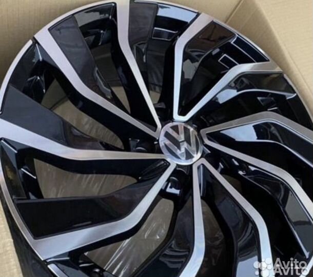 Диски Вертушки Gloss Black для VW, Skoda R18