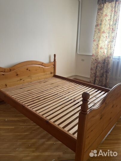 Кровать из лиственницы, сделанная на заказ