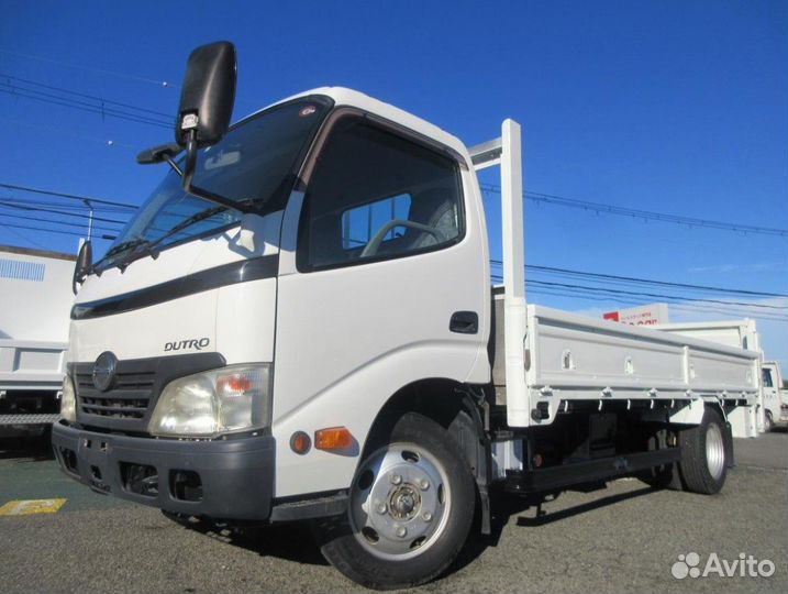 Бортовой грузовик Hino 300 (Dutro), 2010