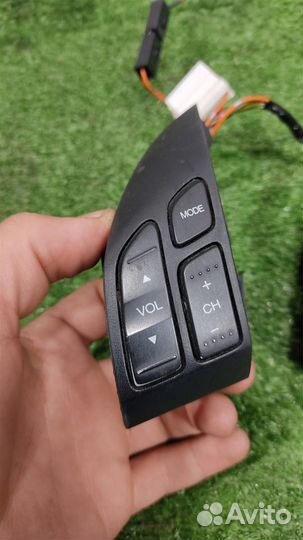 Кнопки мультимедиа на руль Honda CR-V 3 (RE) 2009
